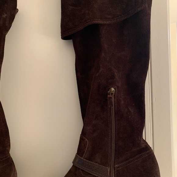 Franco Sarto suede boots. Dark brown colour. - Picture 2 of 4